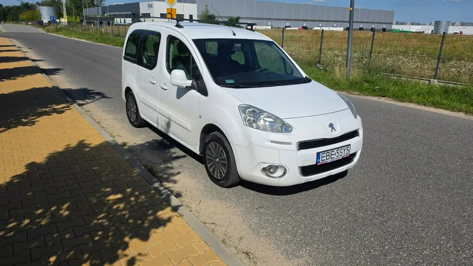 PEUGEOT Partner -