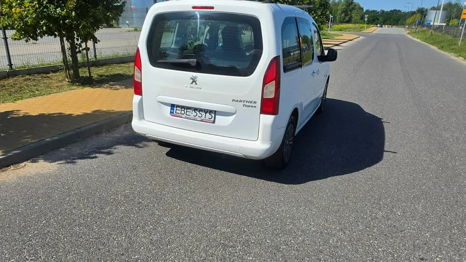 PEUGEOT Partner -