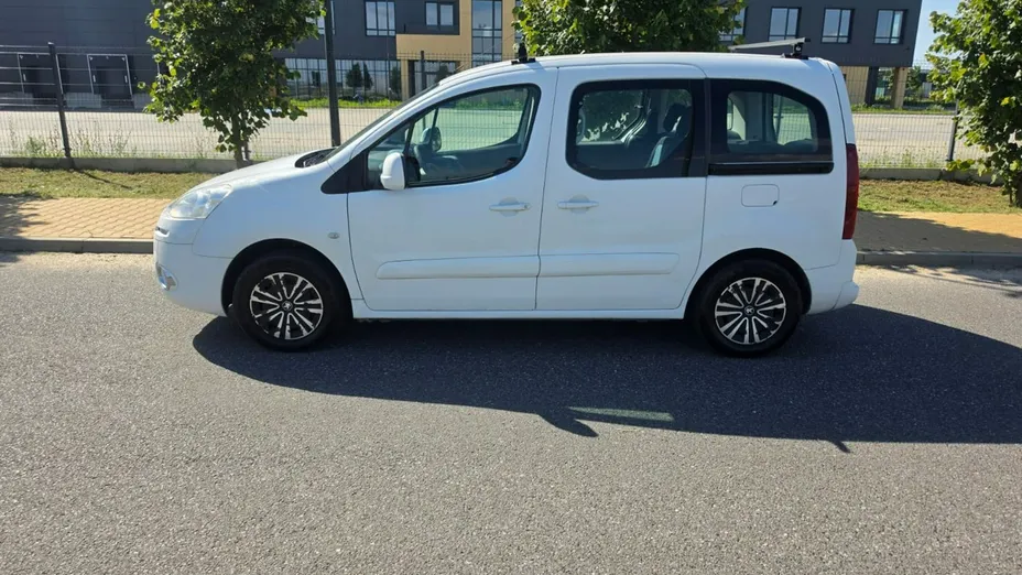 PEUGEOT Partner -