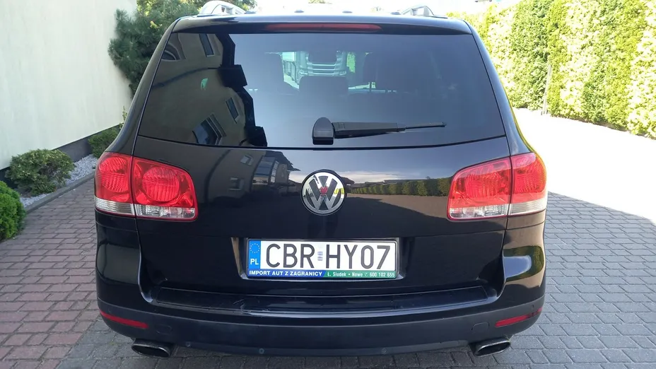 VOLKSWAGEN Touareg -