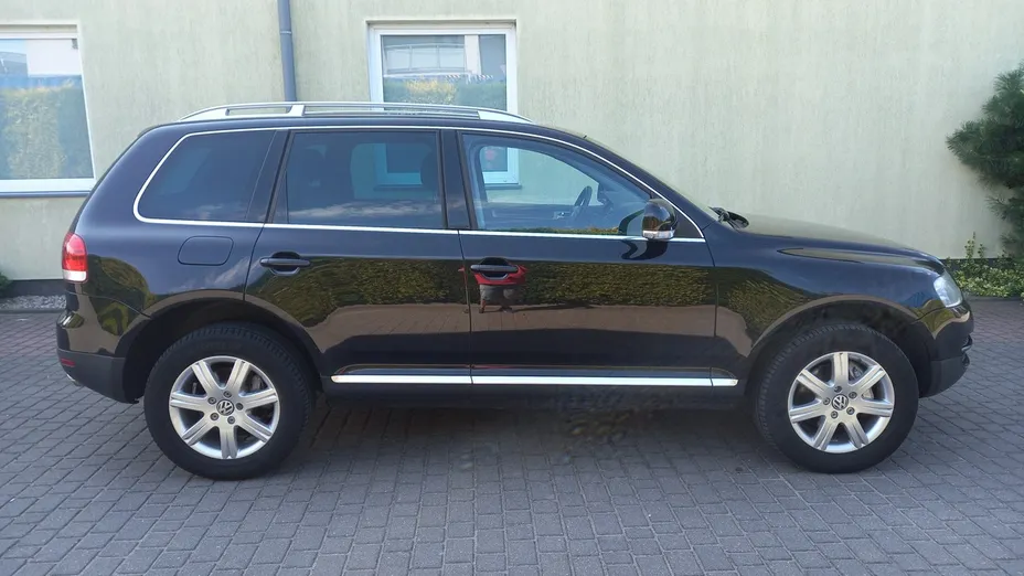 VOLKSWAGEN Touareg -