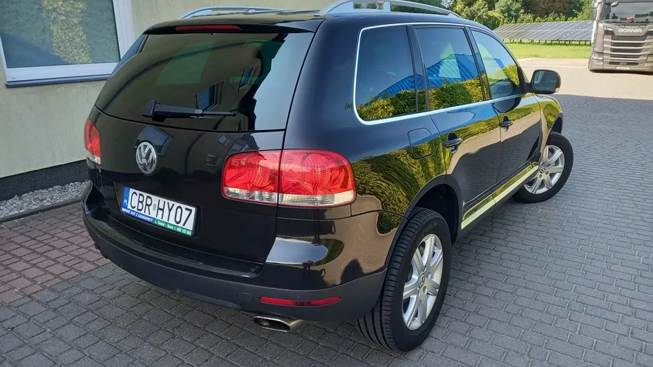 VOLKSWAGEN Touareg -