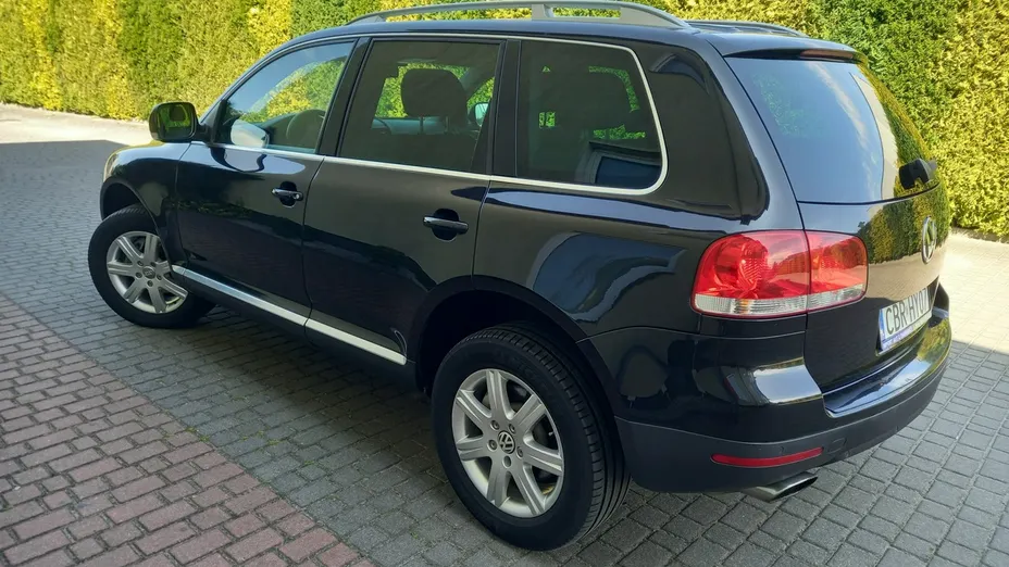 VOLKSWAGEN Touareg -