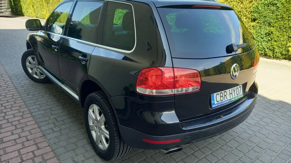 VOLKSWAGEN Touareg -