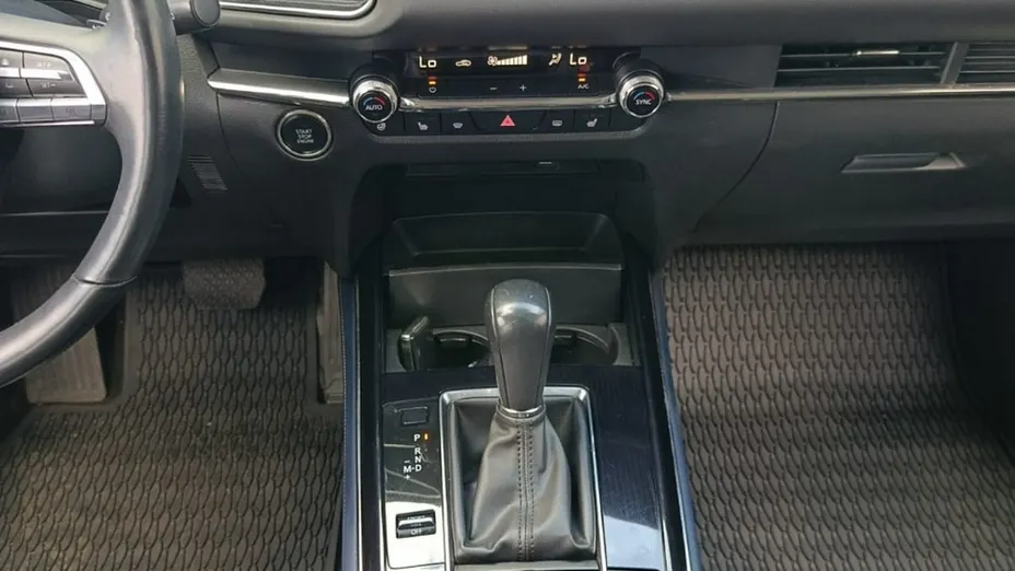 MAZDA CX-30 -