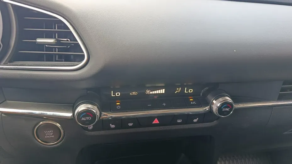 MAZDA CX-30 -