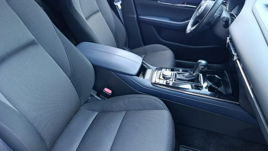 MAZDA CX-30 -