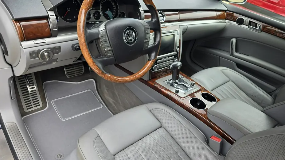 VOLKSWAGEN Phaeton -