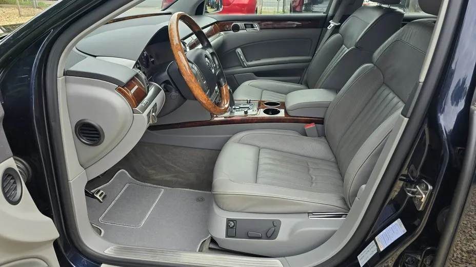 VOLKSWAGEN Phaeton -