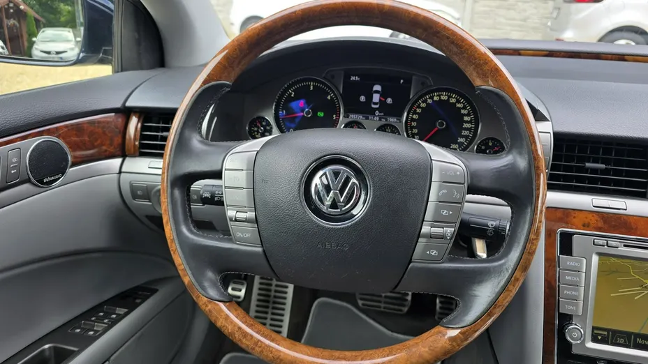 VOLKSWAGEN Phaeton -