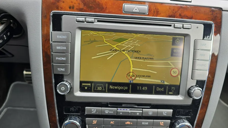 VOLKSWAGEN Phaeton -