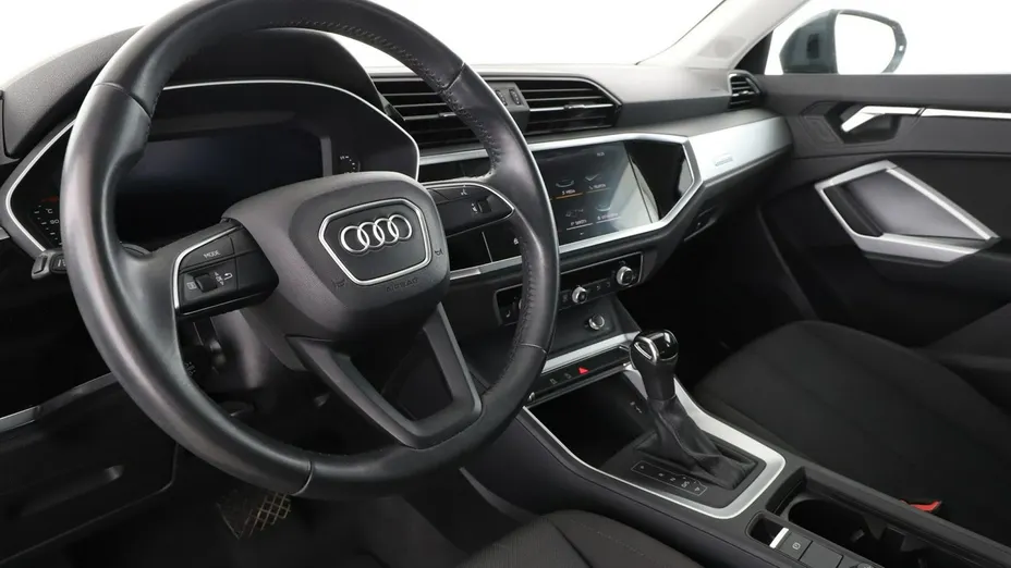AUDI Q3 -