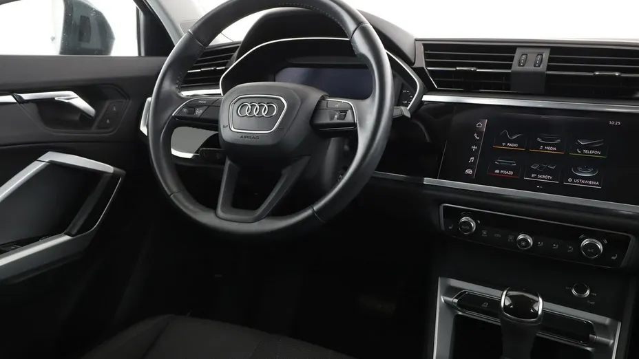 AUDI Q3 -