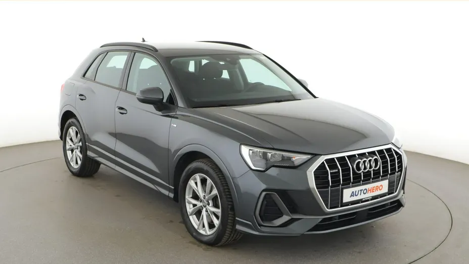 AUDI Q3 -