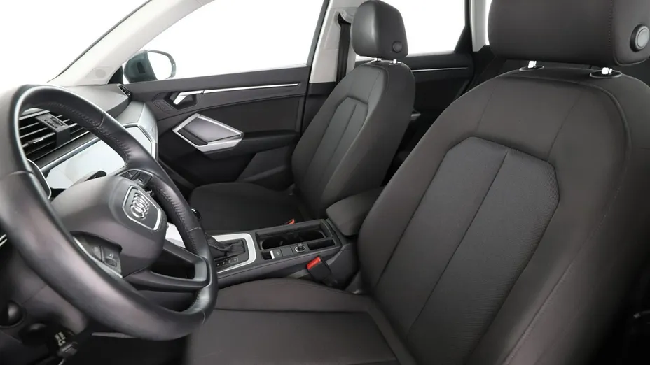 AUDI Q3 -