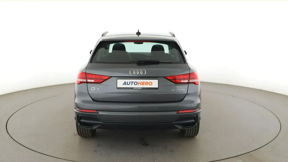 AUDI Q3 -