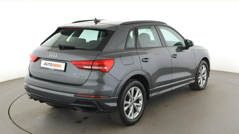 AUDI Q3 -