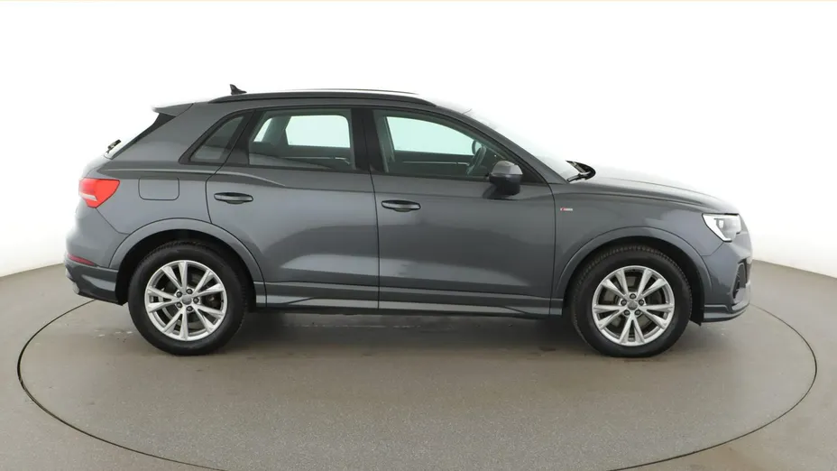 AUDI Q3 -