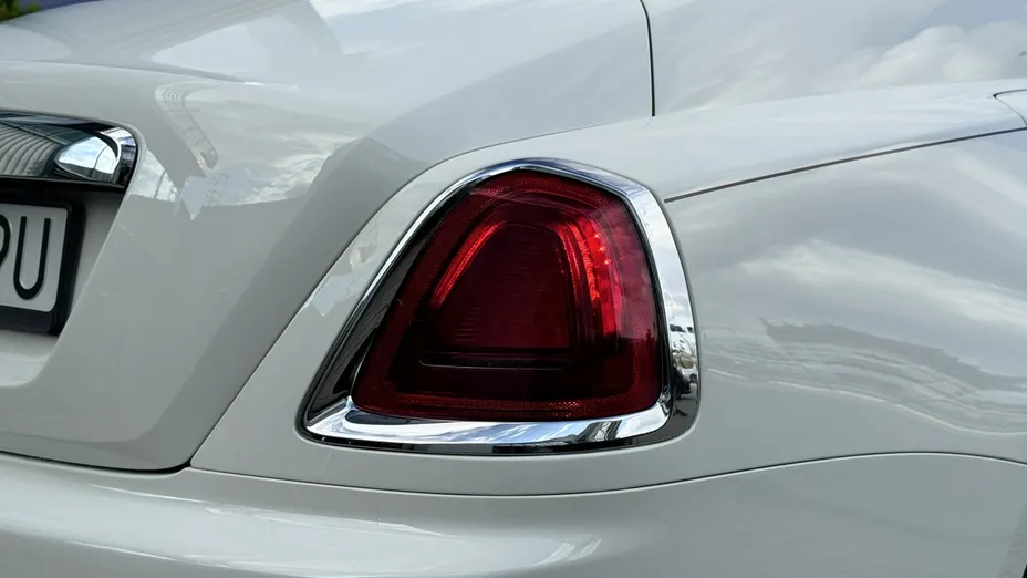 ROLLS-ROYCE Wraith -