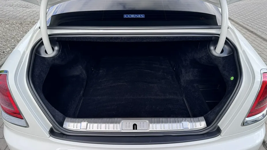 ROLLS-ROYCE Wraith -