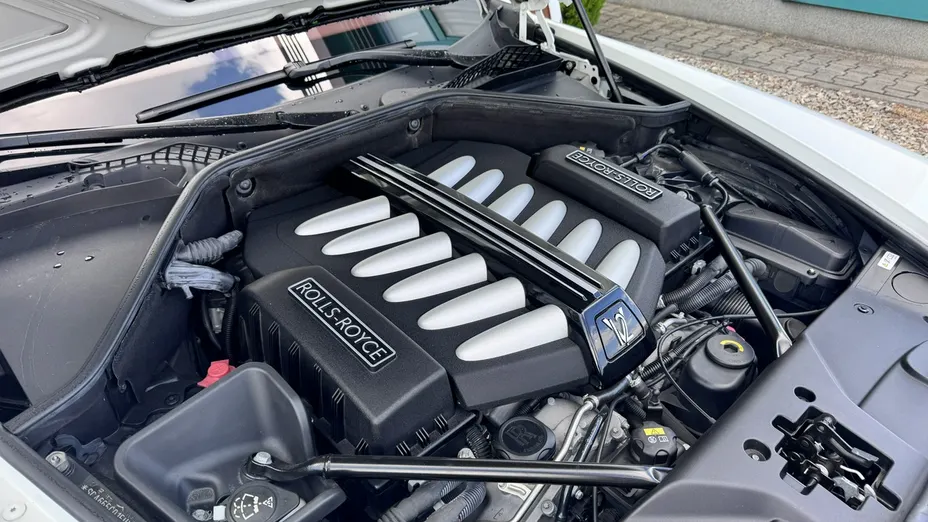 ROLLS-ROYCE Wraith -