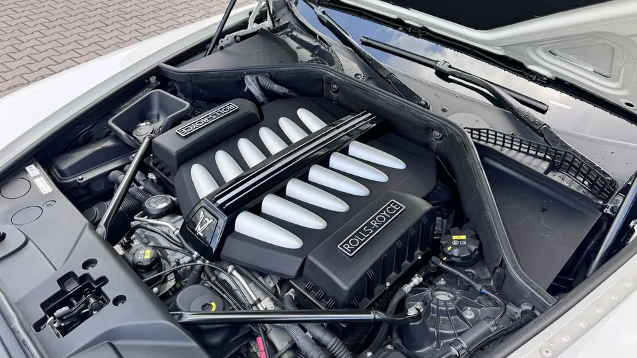 ROLLS-ROYCE Wraith -