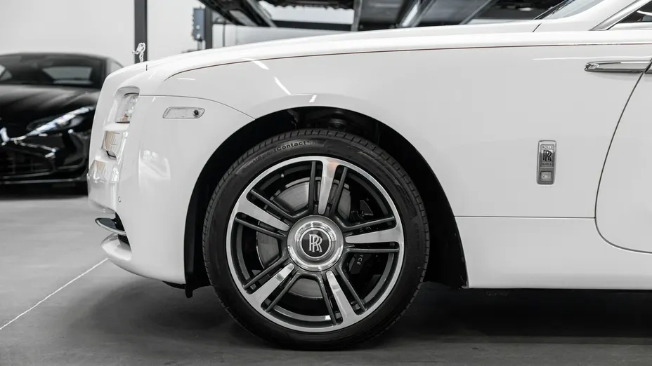 ROLLS-ROYCE Wraith -