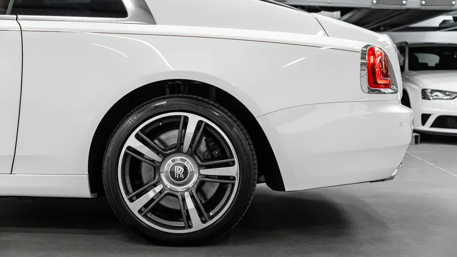 ROLLS-ROYCE Wraith -