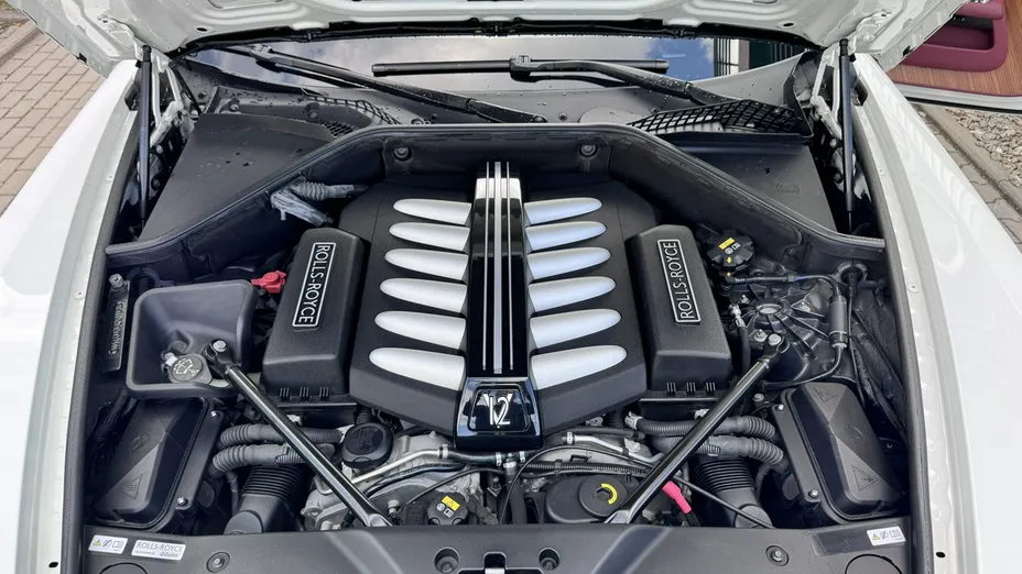 ROLLS-ROYCE Wraith -