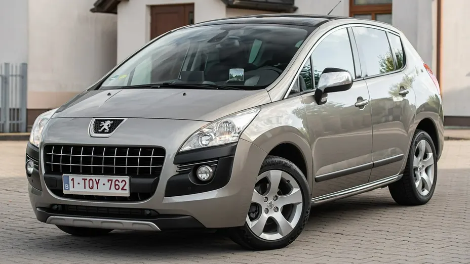 PEUGEOT 3008 -
