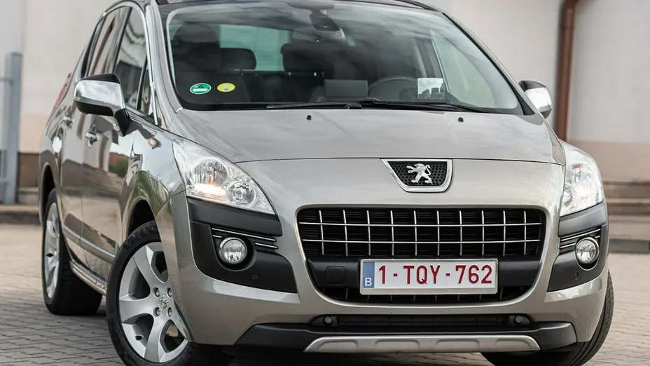 PEUGEOT 3008 -