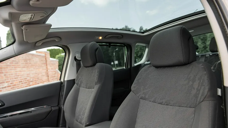 PEUGEOT 3008 -