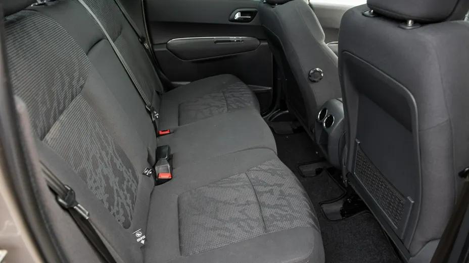 PEUGEOT 3008 -