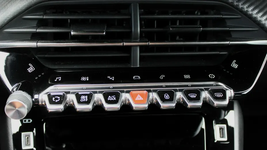 PEUGEOT 2008 -