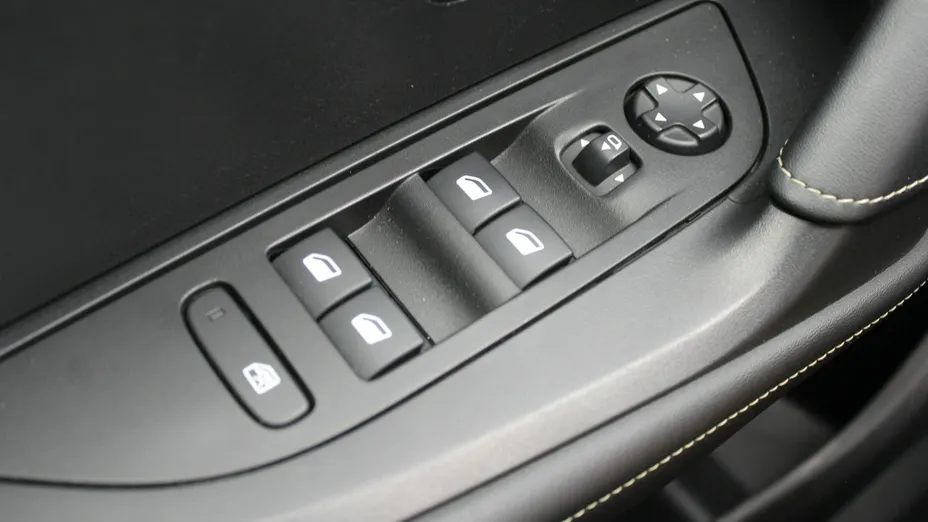 PEUGEOT 2008 -