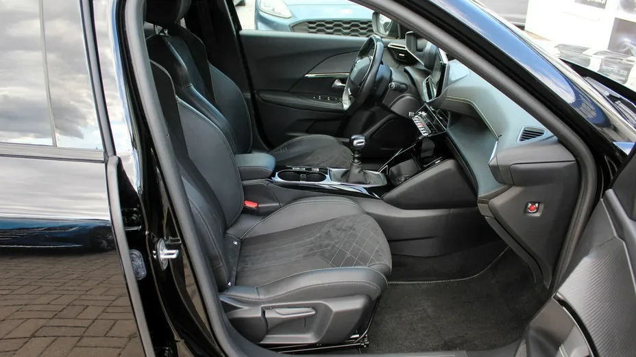 PEUGEOT 2008 -