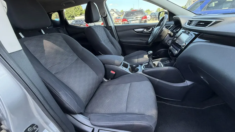 NISSAN Qashqai -