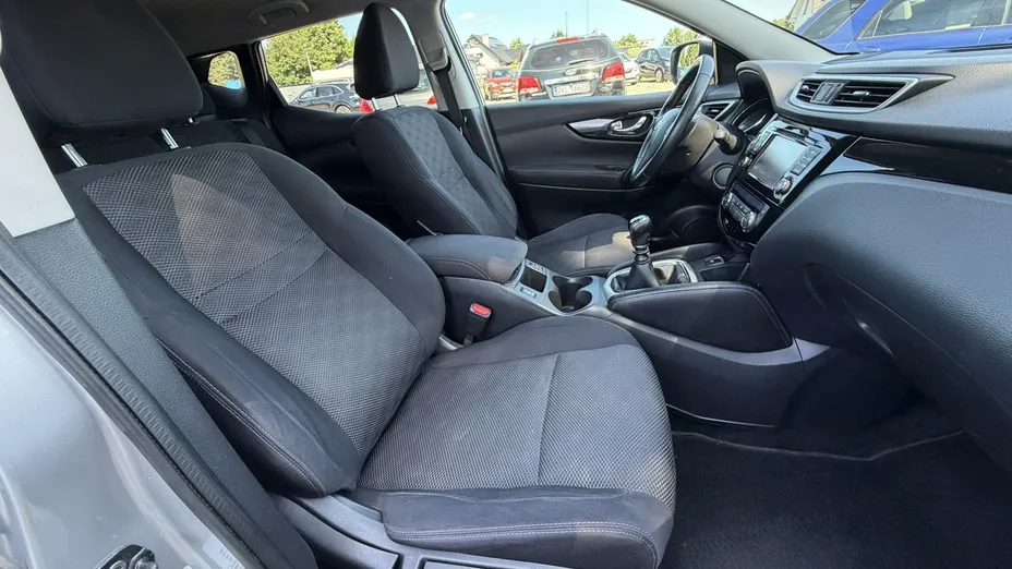 NISSAN Qashqai -