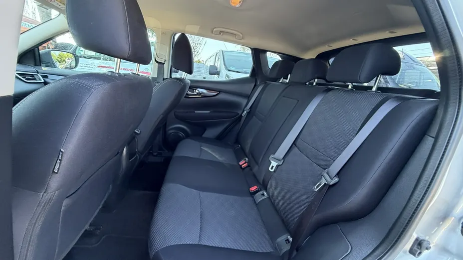 NISSAN Qashqai -