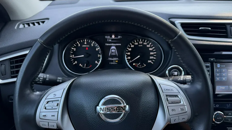 NISSAN Qashqai -
