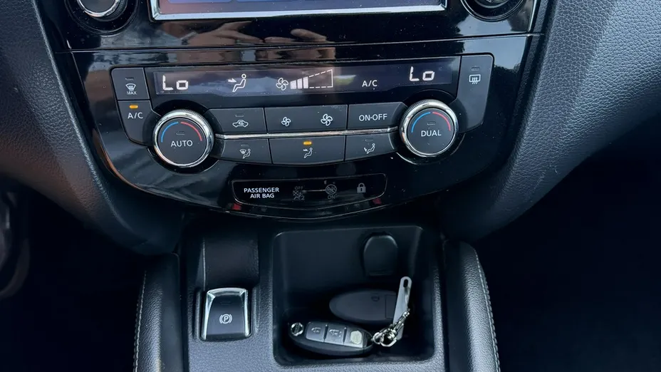 NISSAN Qashqai -