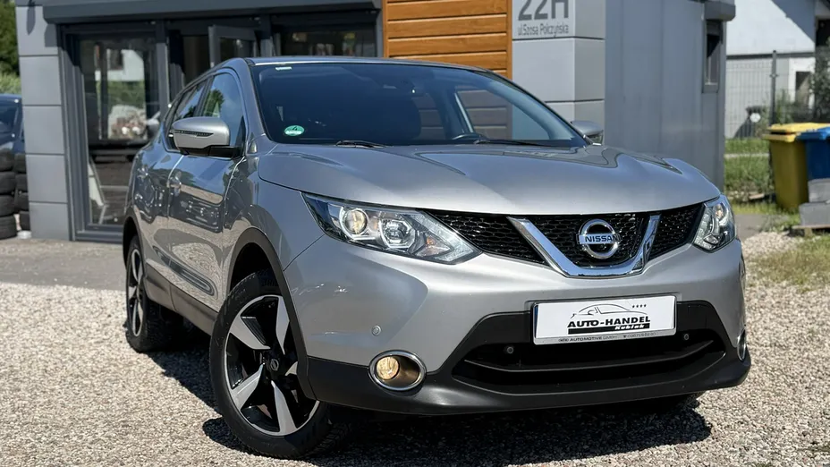 NISSAN Qashqai -