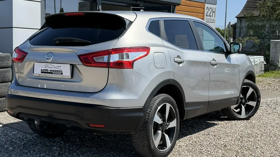 NISSAN Qashqai -