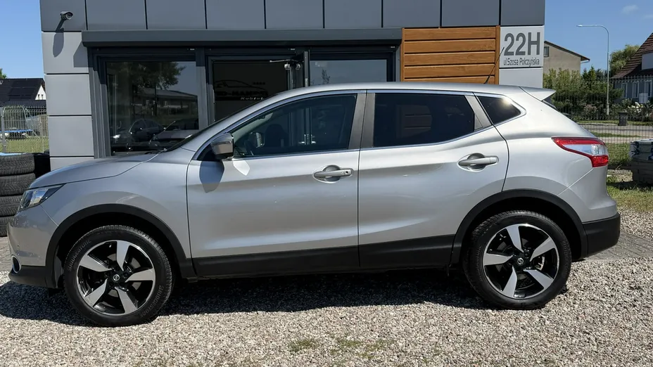 NISSAN Qashqai -