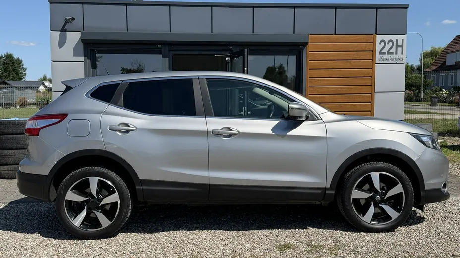 NISSAN Qashqai -