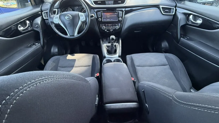 NISSAN Qashqai -