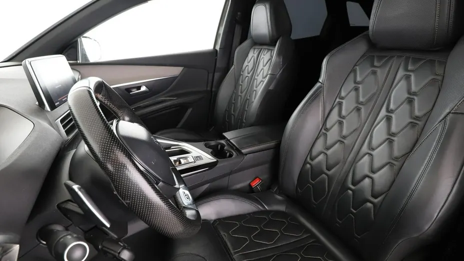 PEUGEOT 3008 -