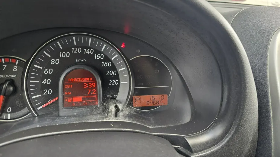 NISSAN Micra -