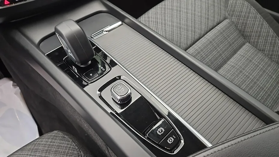VOLVO XC60 -
