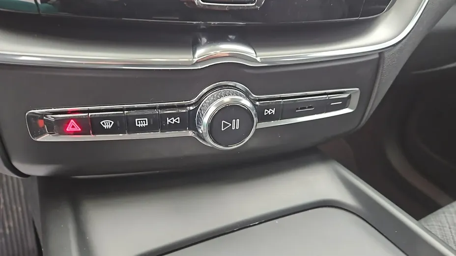 VOLVO XC60 -